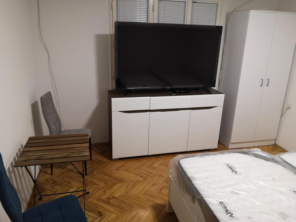 White Night Hotel Skopje Ngoại thất bức ảnh