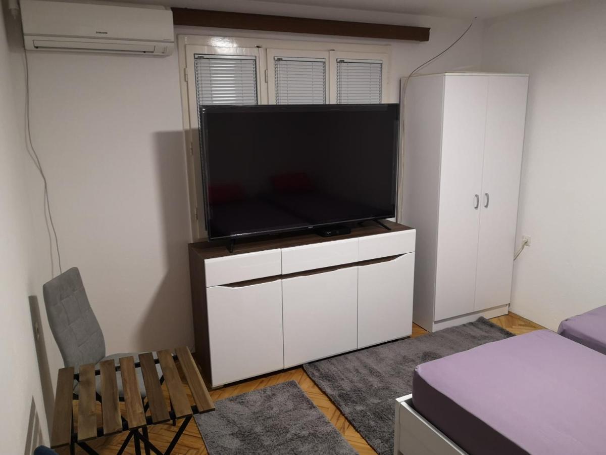 White Night Hotel Skopje Ngoại thất bức ảnh